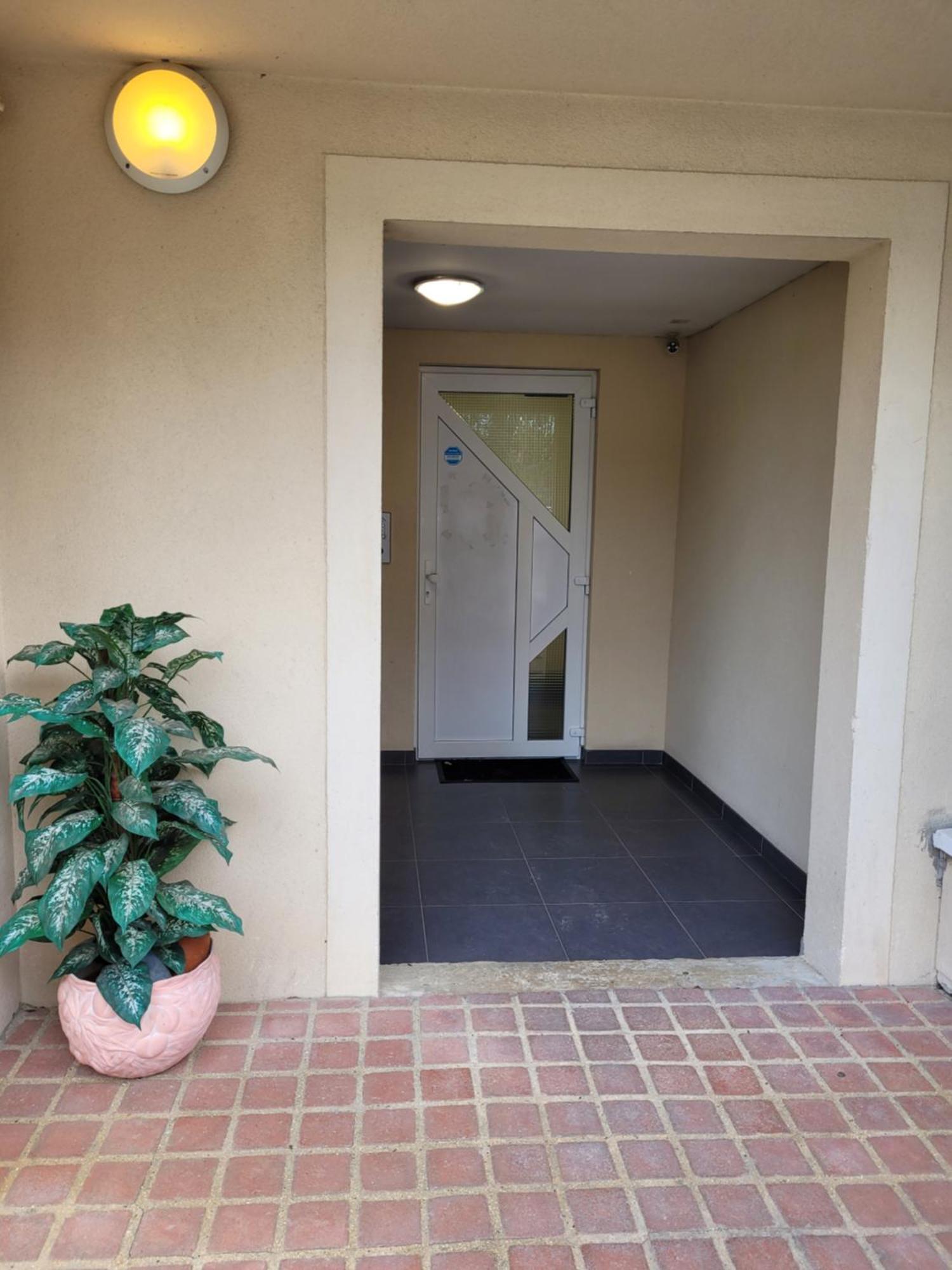 Cocooning House 204 Suite Green- Superb Studio Aeroport Paris Roissy Cdg, Parc Asterix, Chateau De Chantilly, Stade De France Survilliers Exterior photo
